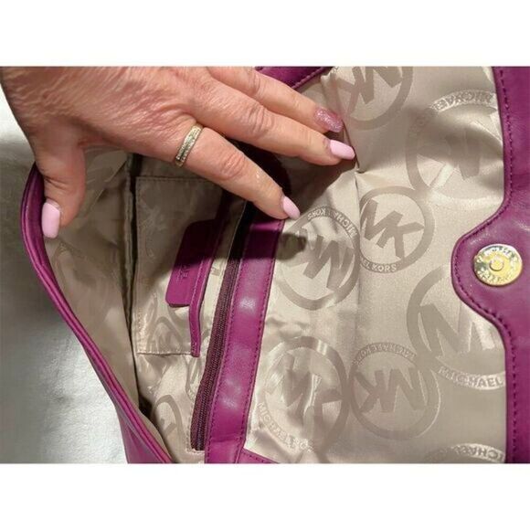 Michael Kors  Leather Clutch Gold Hardware Women's Bag - Picture 9 of 12